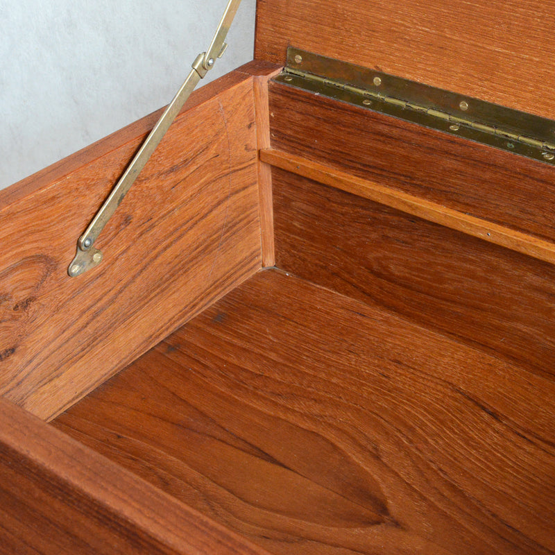 M様見学ご予約商品デンマークヴィンテージ チークソーイングテーブル　P-４