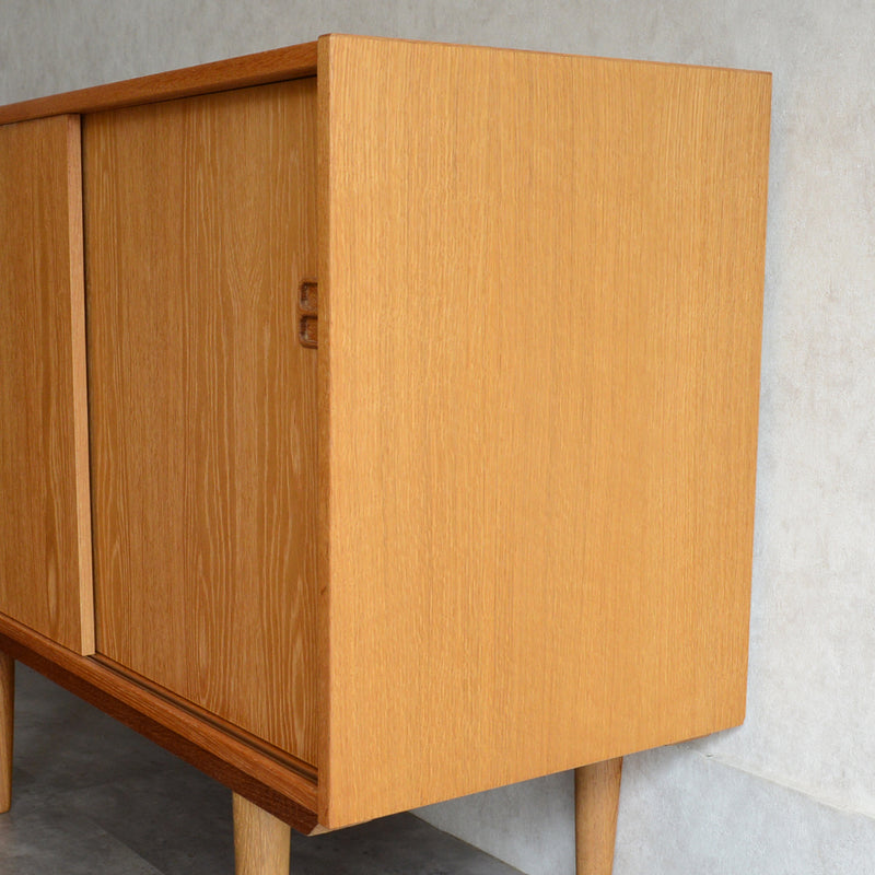 デンマーク ヴィンテージ　オークキャビネット 3-4