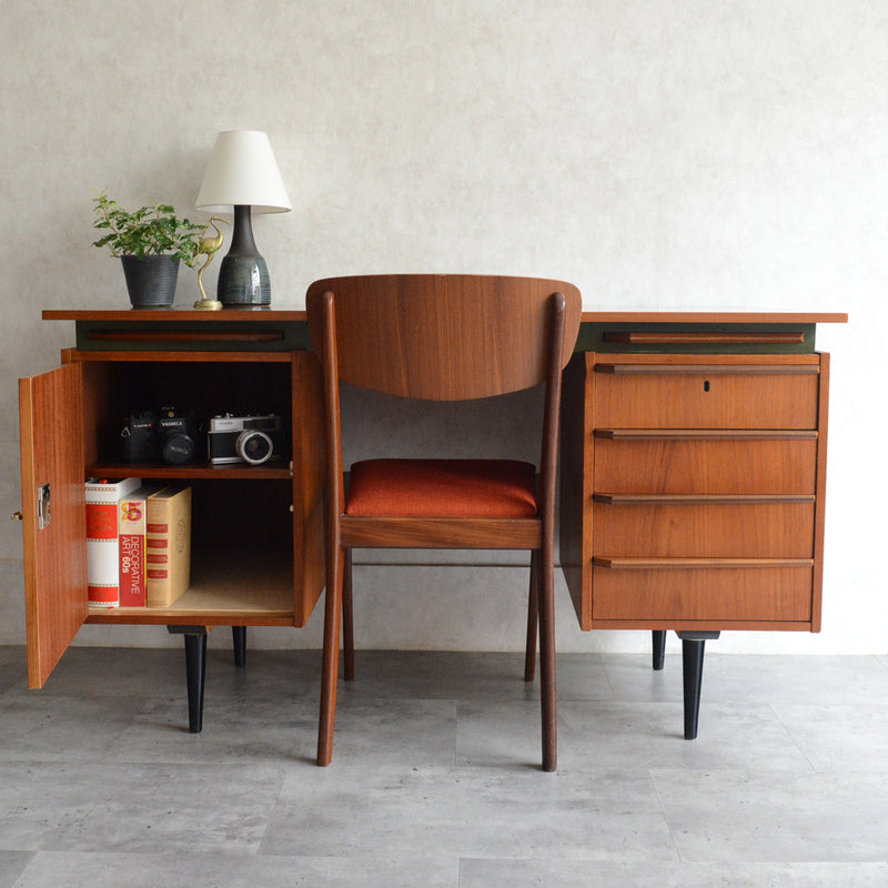 O様ご予約品　ミッドセンチュリー チークデスク24（鍵付）