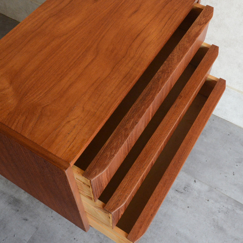 デンマーク ヴィンテージ チーク 3段チェスト 5-59