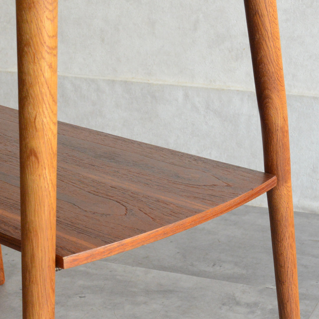 デンマーク ヴィンテージ　棚付サイドテーブル 5-111