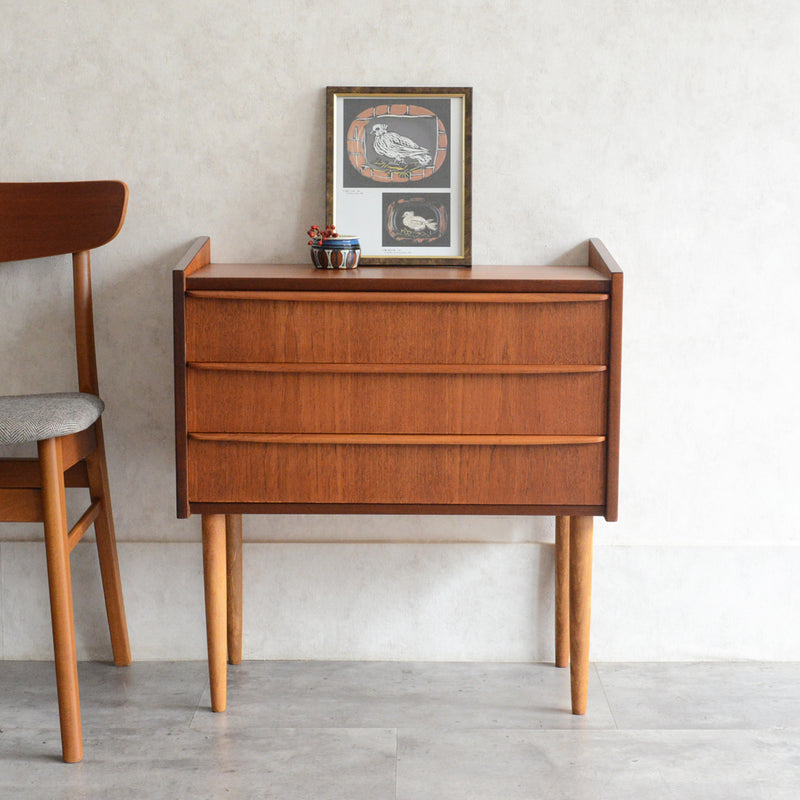 デンマーク ヴィンテージ  チーク ３段スモールチェスト 5-130