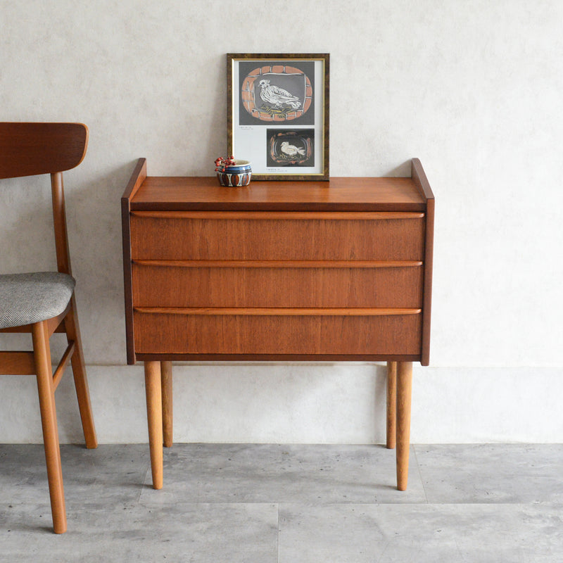デンマーク ヴィンテージ  チーク ３段スモールチェスト 5-130