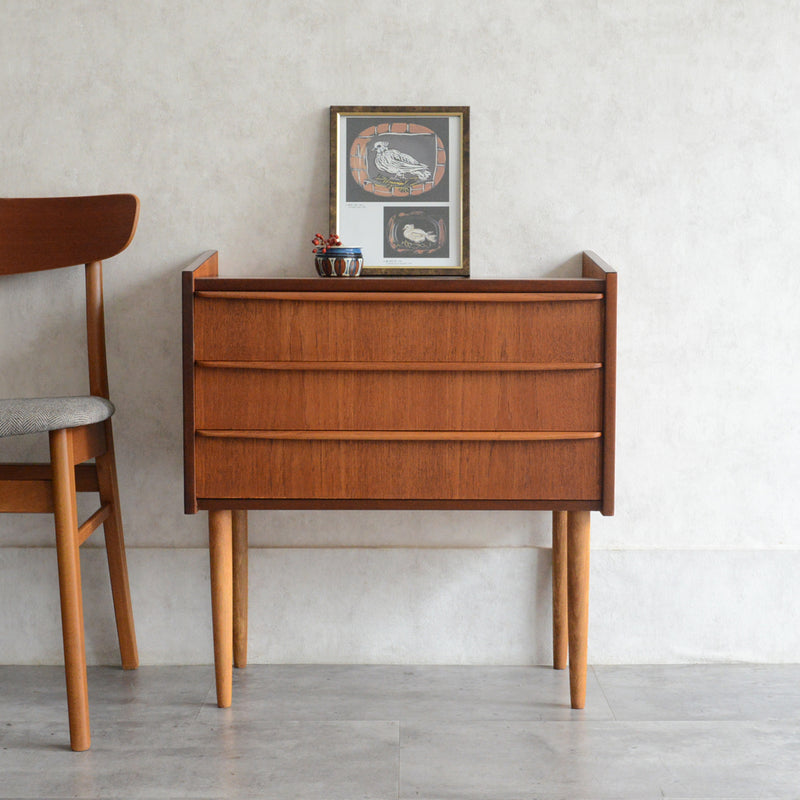 デンマーク ヴィンテージ  チーク ３段スモールチェスト 5-130