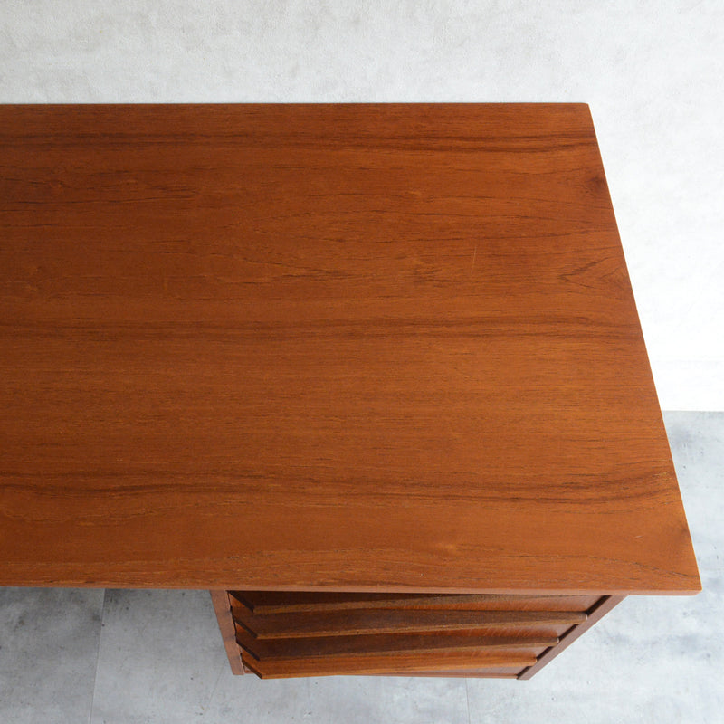 O様ご予約品　ミッドセンチュリー チークデスク24（鍵付）