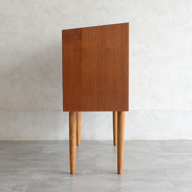 デンマーク ヴィンテージ  チーク ３段スモールチェスト 5-130