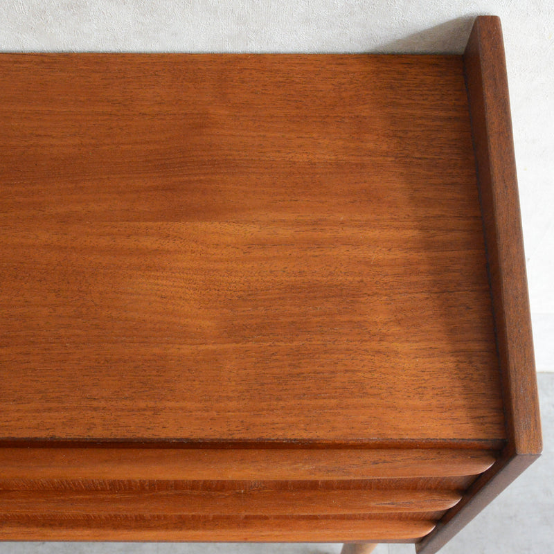 デンマーク ヴィンテージ  チーク ３段スモールチェスト 5-130