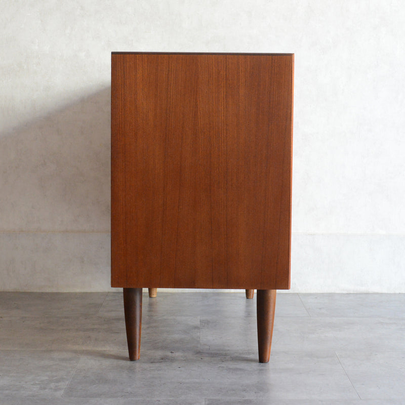 デンマーク ヴィンテージ  チーク３段チェスト8-22