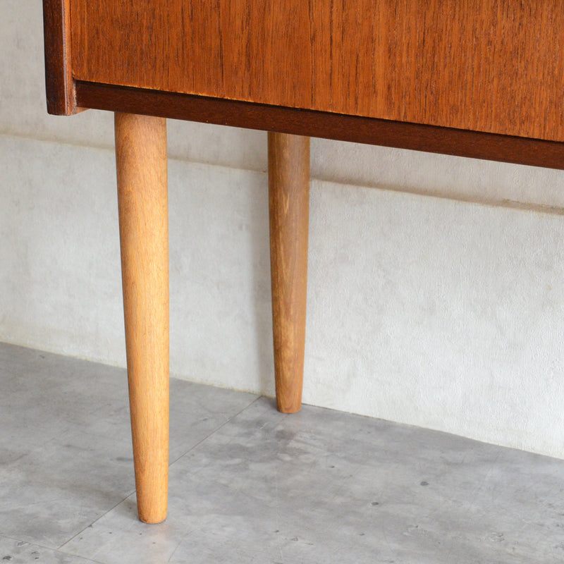 デンマーク ヴィンテージ  チーク ３段スモールチェスト 5-130