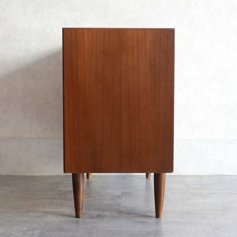 デンマーク ヴィンテージ  チーク３段チェスト8-22