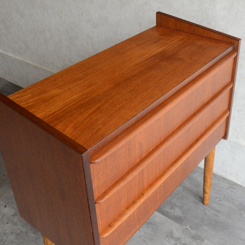 デンマーク ヴィンテージ  チーク ３段スモールチェスト 5-130