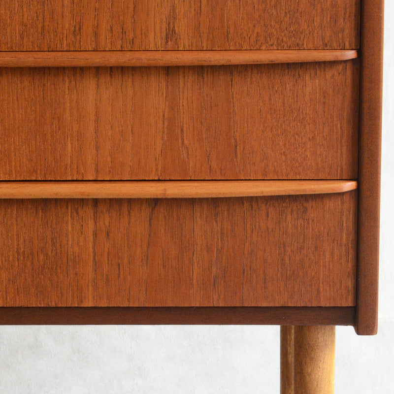 デンマーク ヴィンテージ  チーク ３段スモールチェスト 5-130