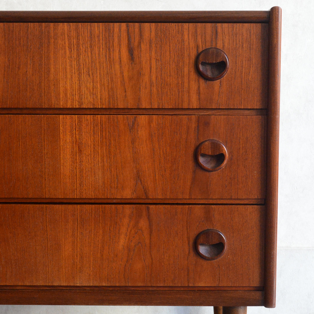 デンマーク ヴィンテージ  チーク３段チェスト8-22