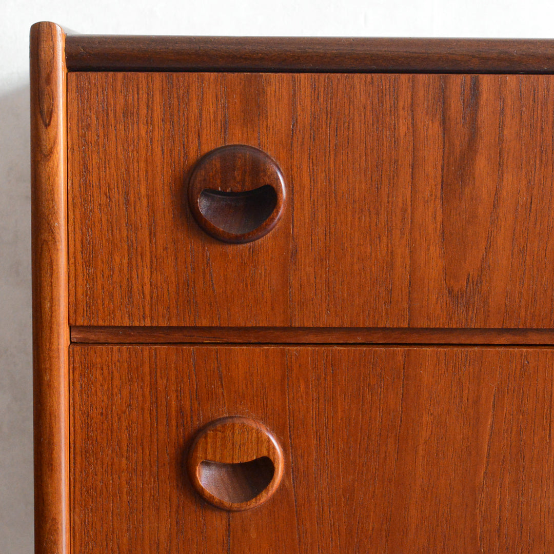 デンマーク ヴィンテージ  チーク３段チェスト8-22