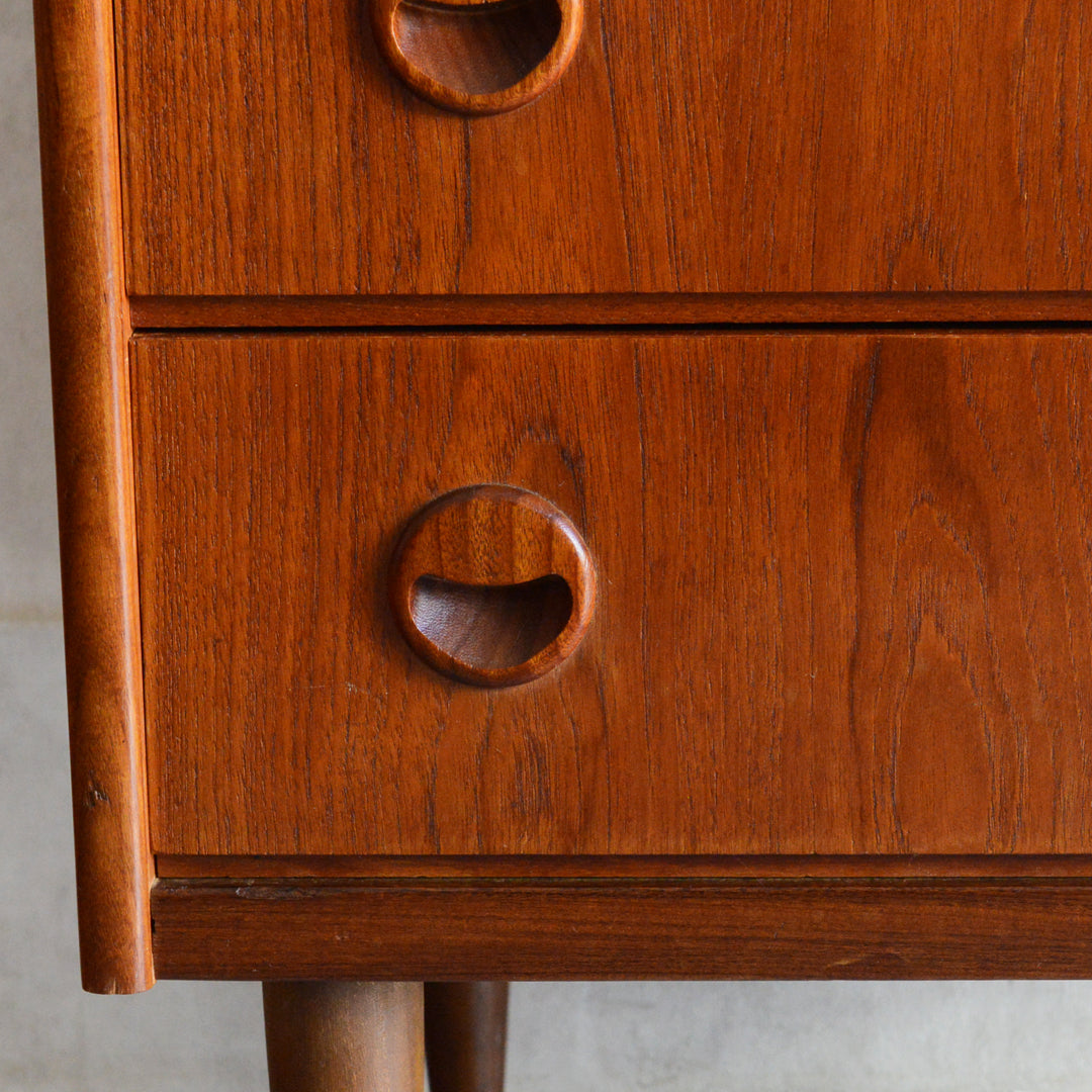 デンマーク ヴィンテージ  チーク３段チェスト8-22