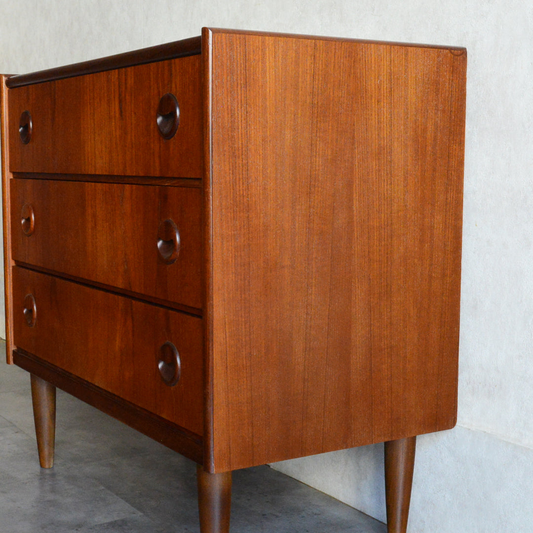 デンマーク ヴィンテージ  チーク３段チェスト8-22