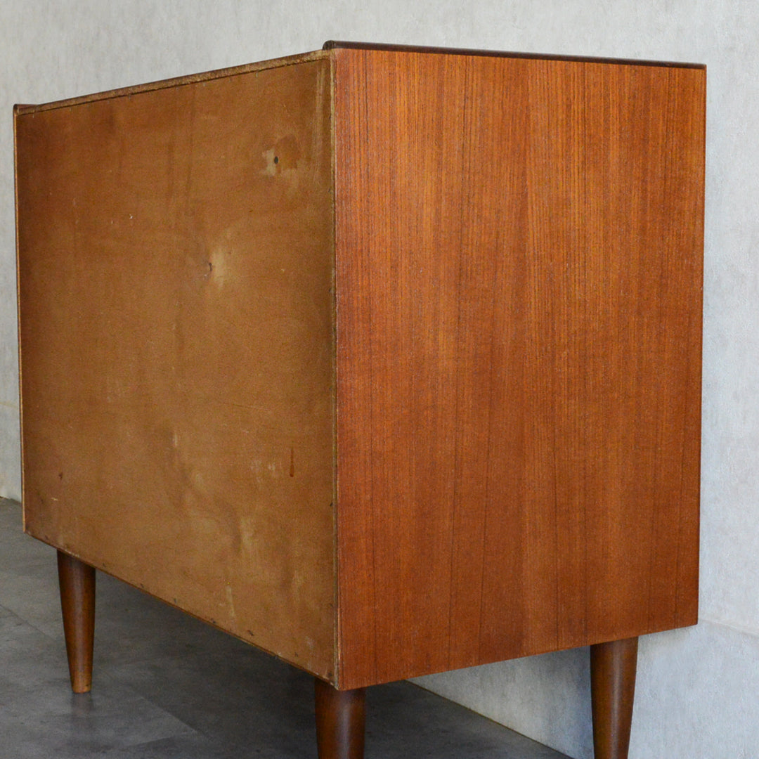 デンマーク ヴィンテージ  チーク３段チェスト8-22