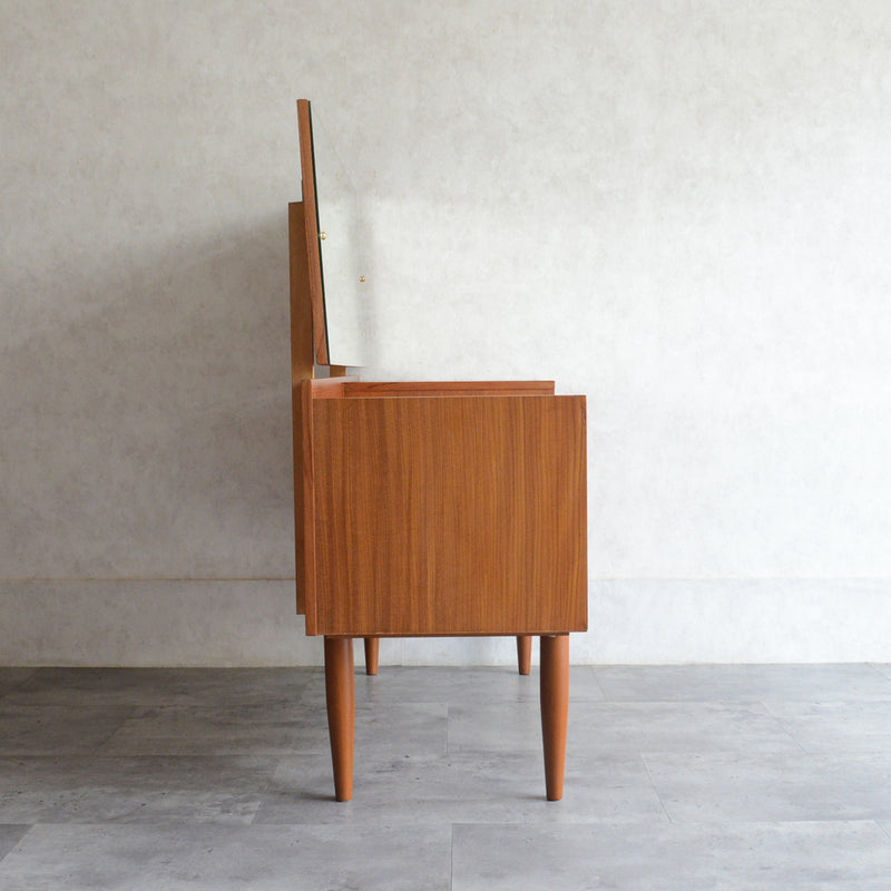 ミッドセンチュリー ドレッサーチェスト 11