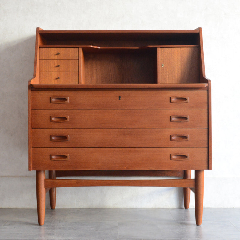 デンマークヴィンテージ　 チークビューロー 5-171