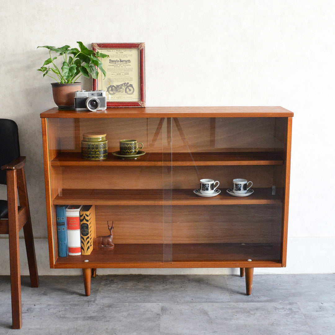 60s ヴィンテージ チーク ガラスキャビネット 62(3段/天板剥離再塗装済）