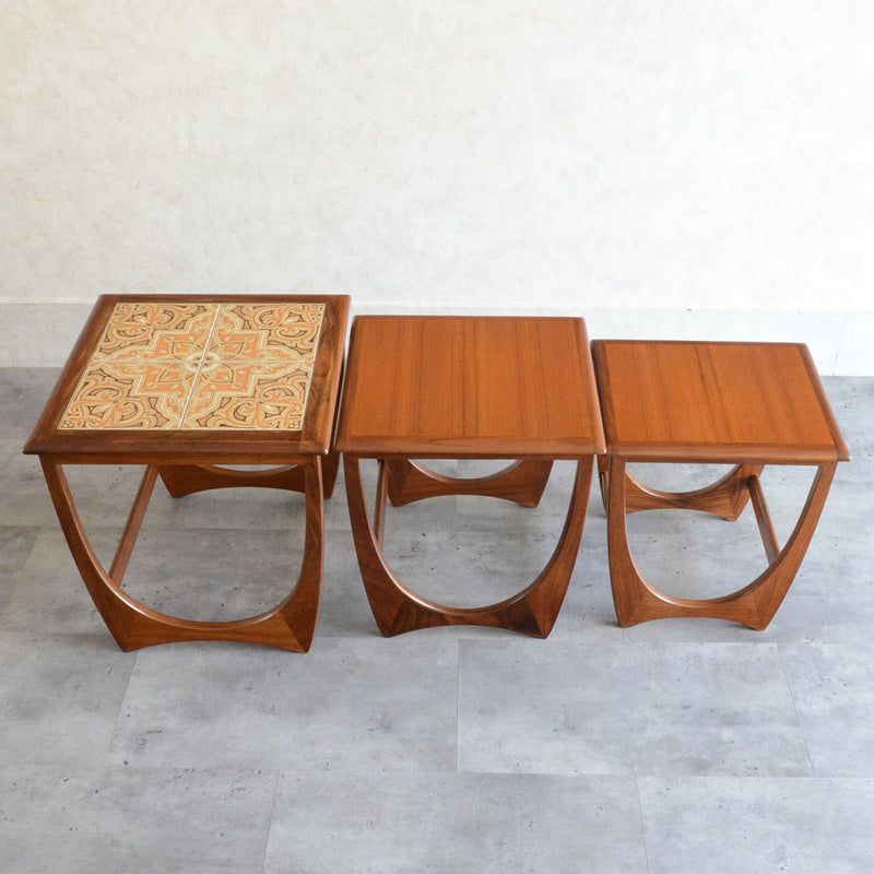 G-PLAN ジープラン タイルトップ ネストテーブル15（天板剝離再塗装済）