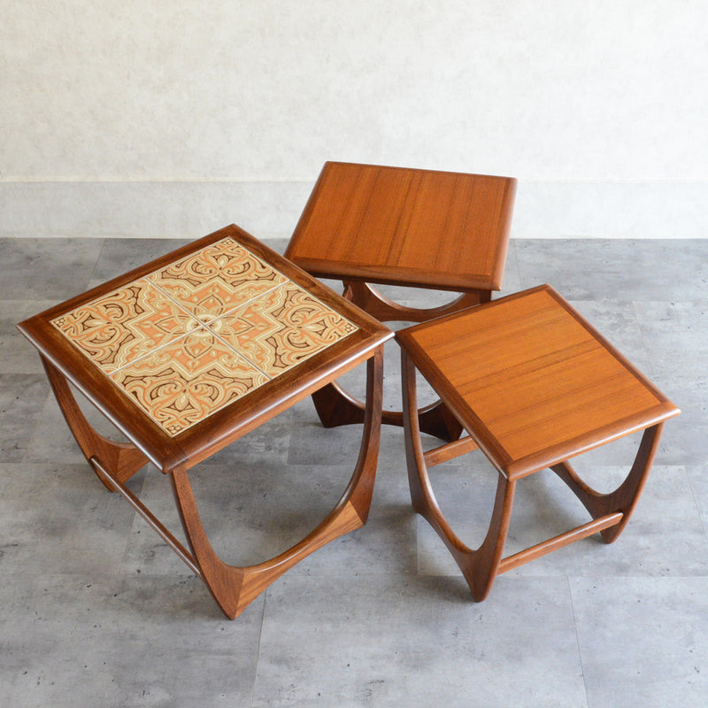 G-PLAN ジープラン タイルトップ ネストテーブル15（天板剝離再塗装済）