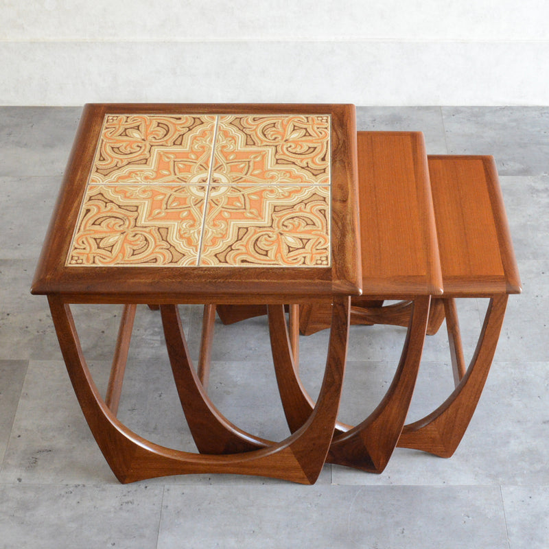 G-PLAN ジープラン タイルトップ ネストテーブル15（天板剝離再塗装済）