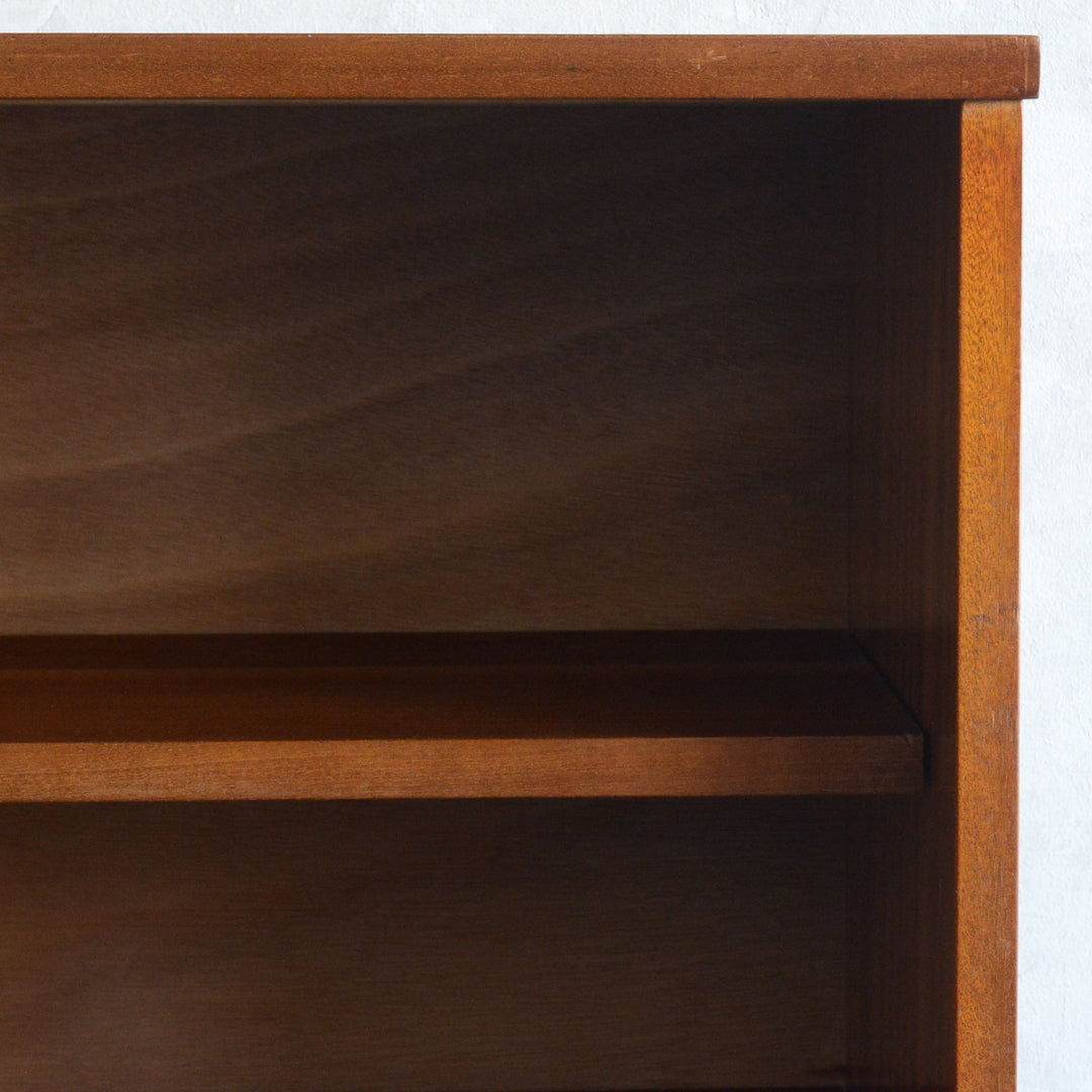 60s ヴィンテージ チーク ガラスキャビネット 62(3段/天板剥離再塗装済）