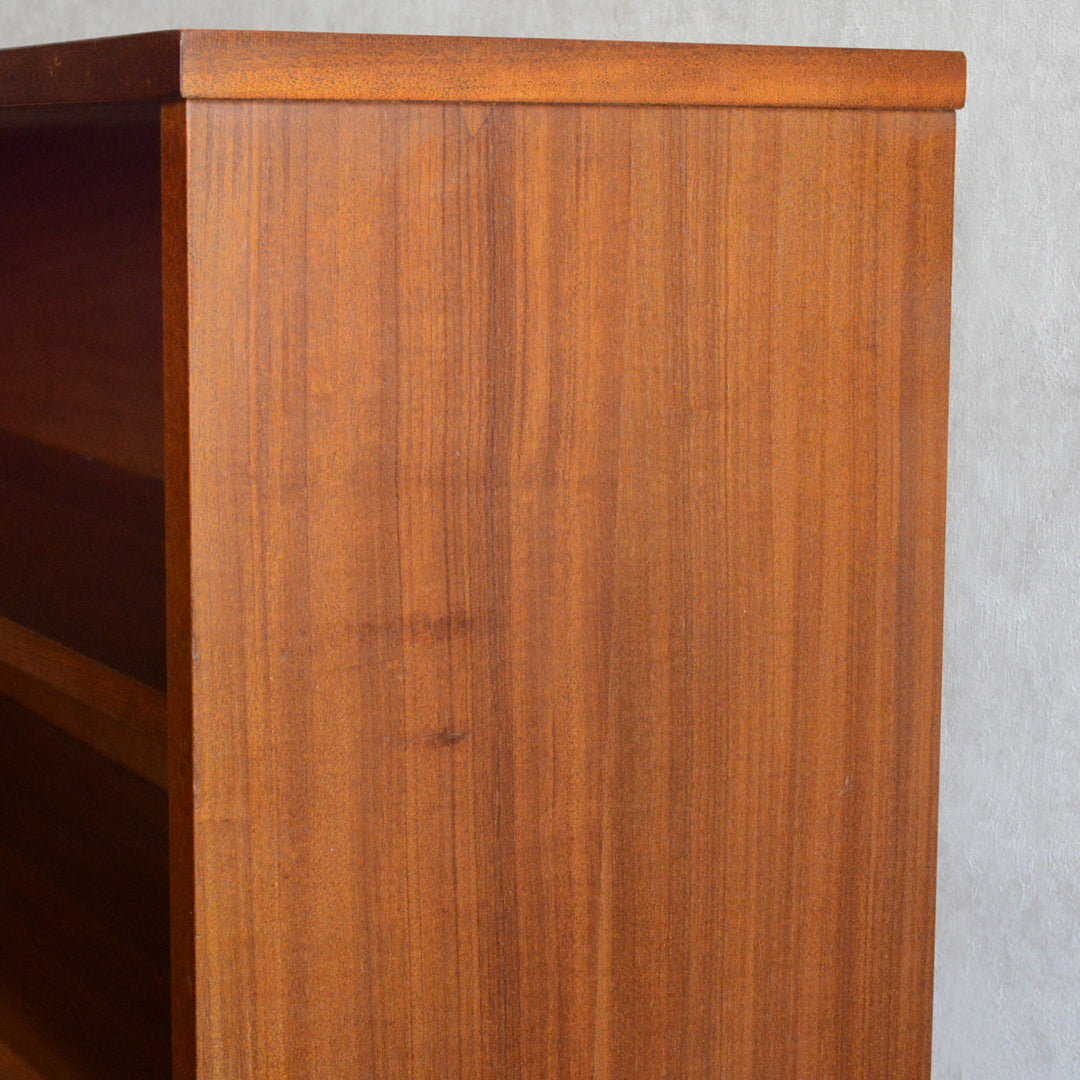 60s ヴィンテージ チーク ガラスキャビネット 62(3段/天板剥離再塗装済）