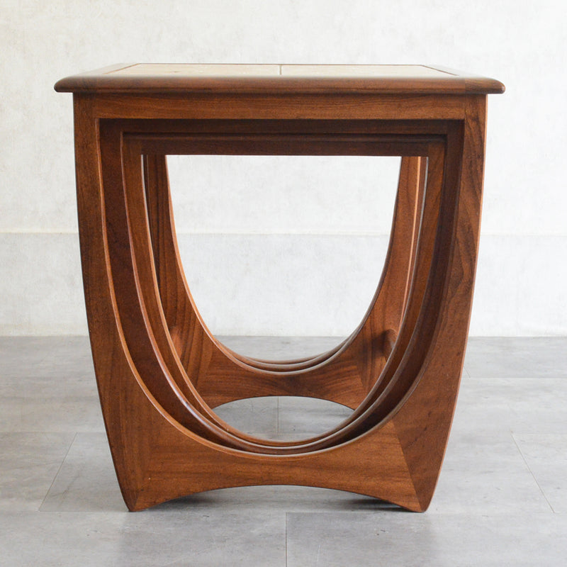 G-PLAN ジープラン タイルトップ ネストテーブル15（天板剝離再塗装済）