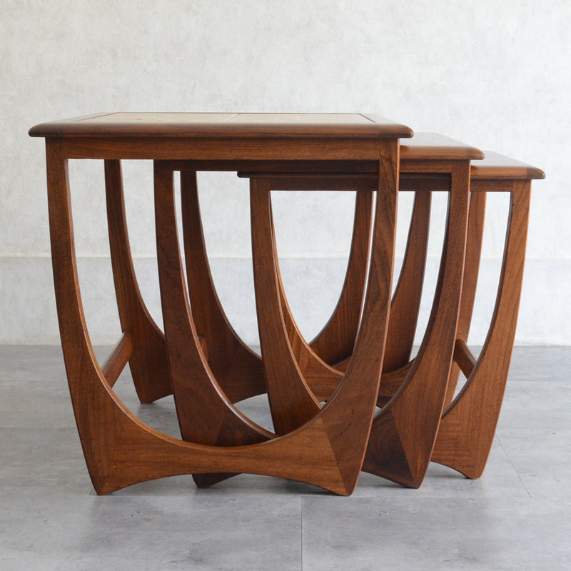 G-PLAN ジープラン タイルトップ ネストテーブル15（天板剝離再塗装済）