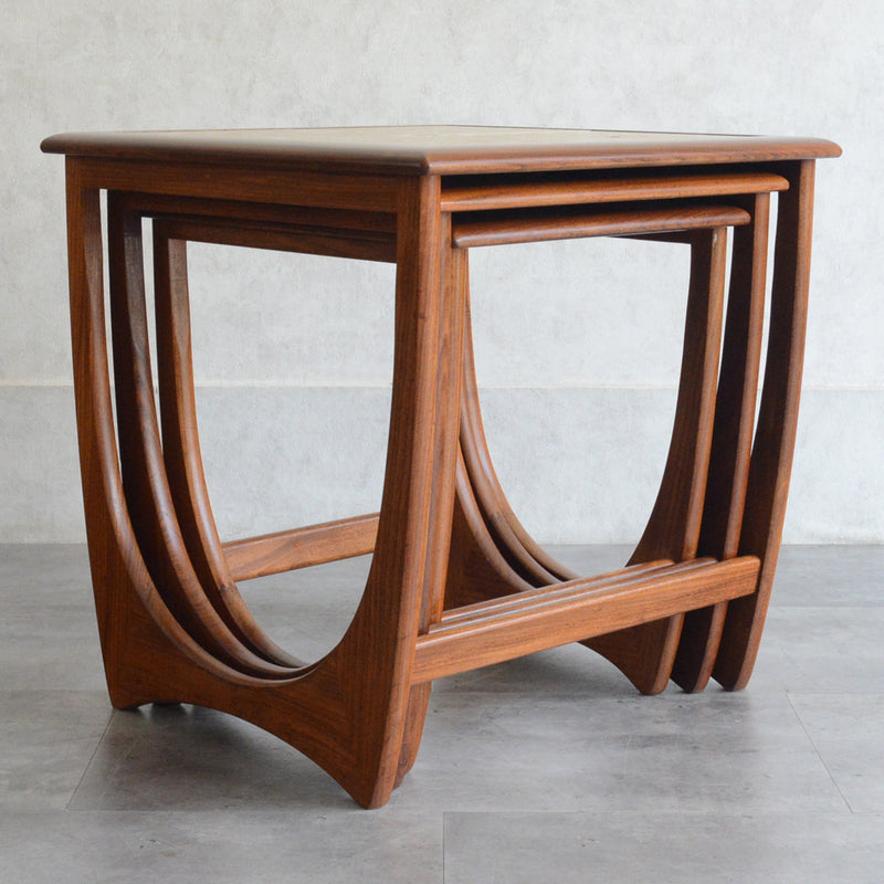 G-PLAN ジープラン タイルトップ ネストテーブル15（天板剝離再塗装済）