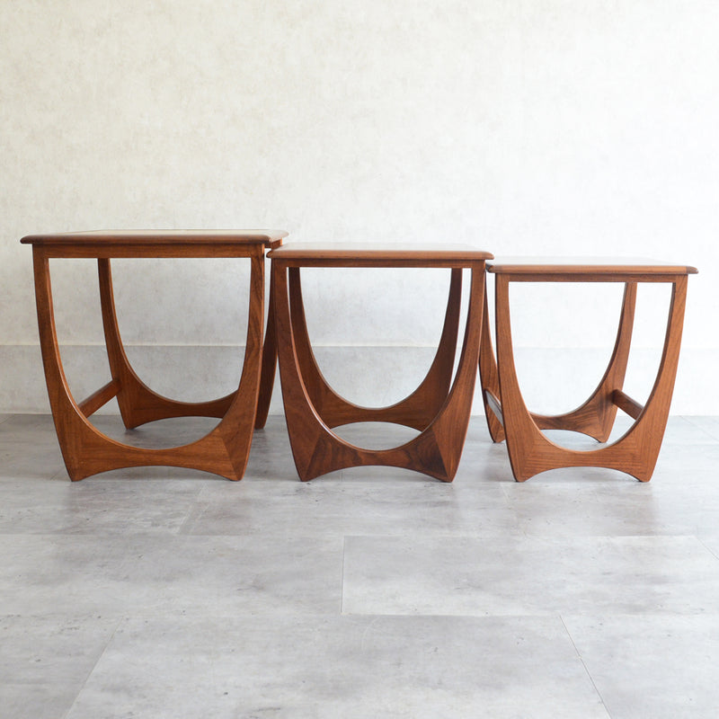 G-PLAN ジープラン タイルトップ ネストテーブル15（天板剝離再塗装済）