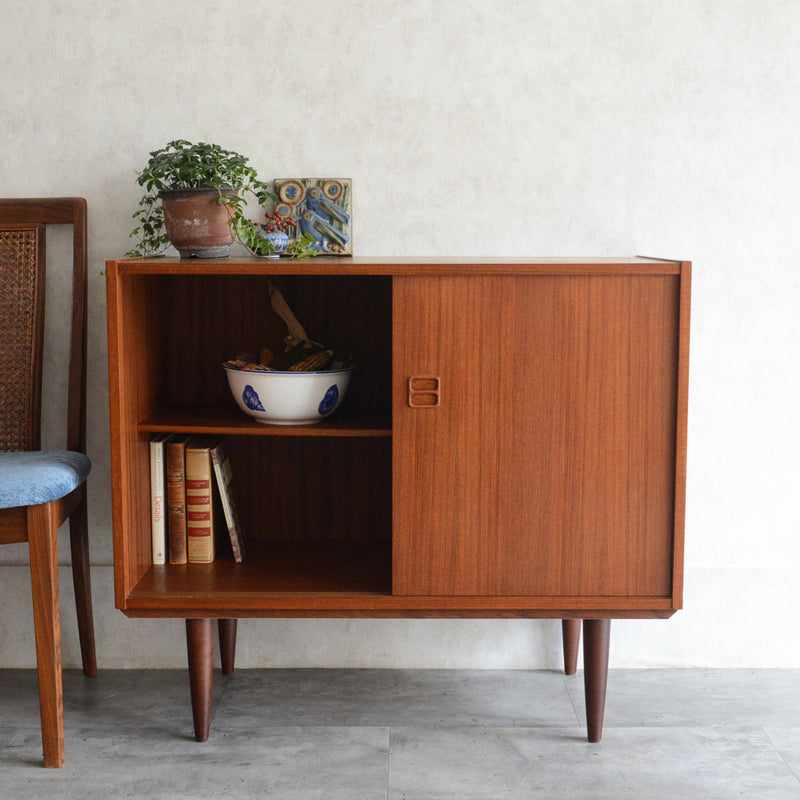 デンマークヴィンテージ  チークキャビネット P-13
