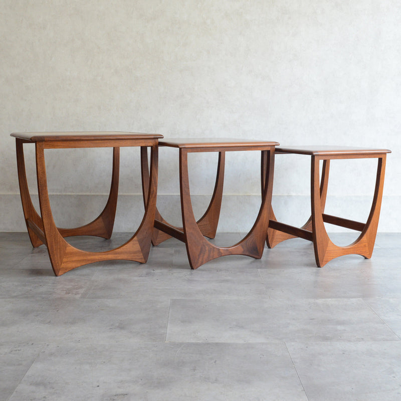 G-PLAN ジープラン タイルトップ ネストテーブル15（天板剝離再塗装済）