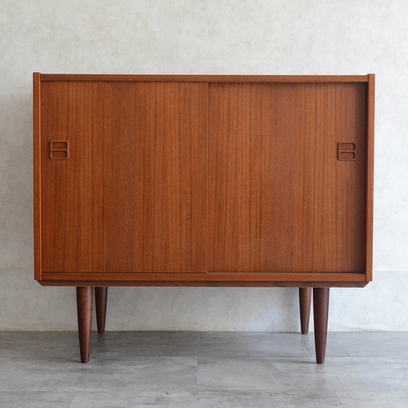 デンマークヴィンテージ  チークキャビネット P-13