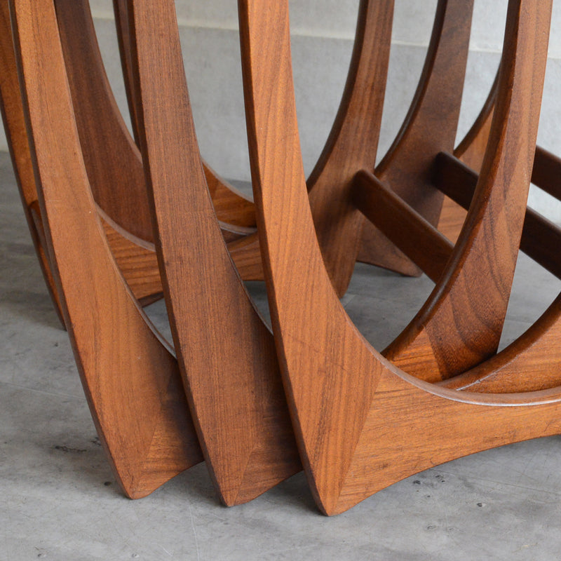 G-PLAN ジープラン タイルトップ ネストテーブル15（天板剝離再塗装済）