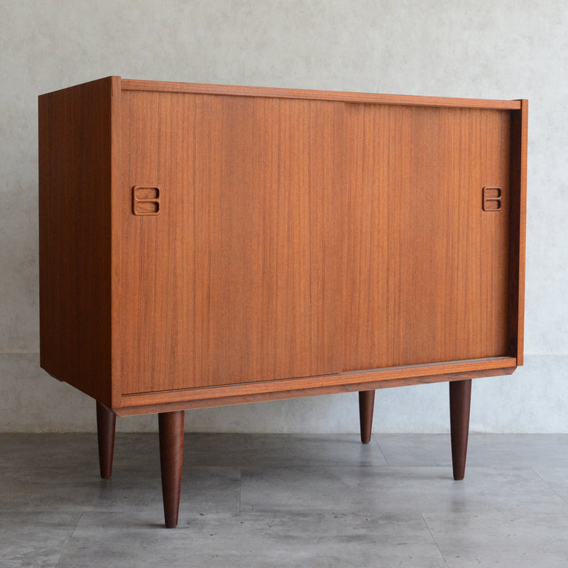 デンマークヴィンテージ  チークキャビネット P-13