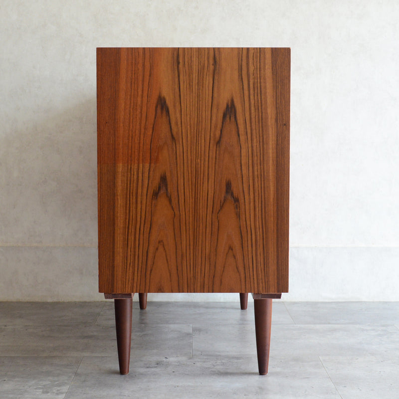 デンマークヴィンテージ  チークキャビネット P-13