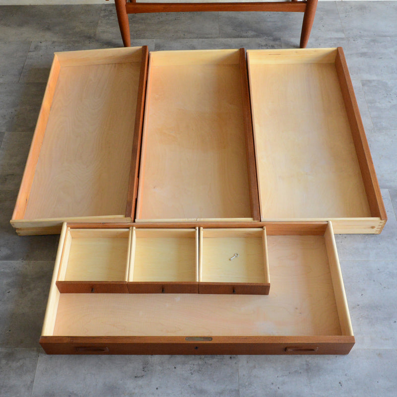 デンマークヴィンテージ　 チークビューロー 5-171