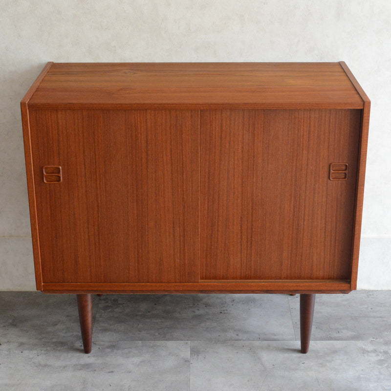 デンマークヴィンテージ  チークキャビネット P-13