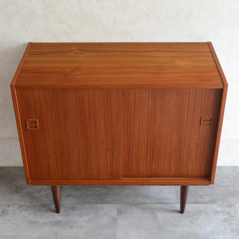 デンマークヴィンテージ  チークキャビネット P-13