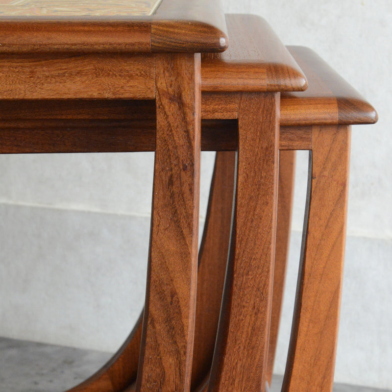 G-PLAN ジープラン タイルトップ ネストテーブル15（天板剝離再塗装済）