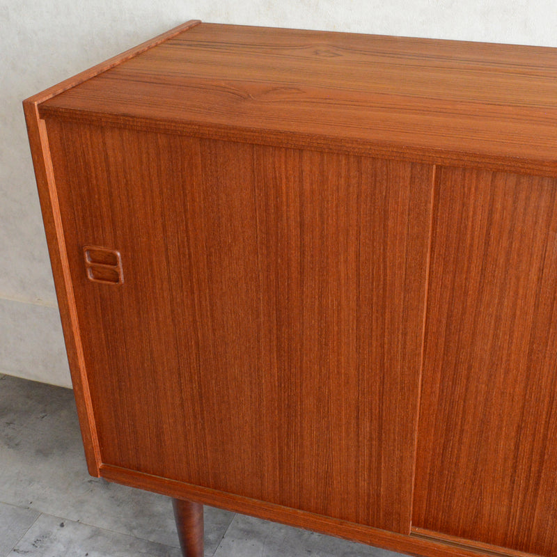 デンマークヴィンテージ  チークキャビネット P-13