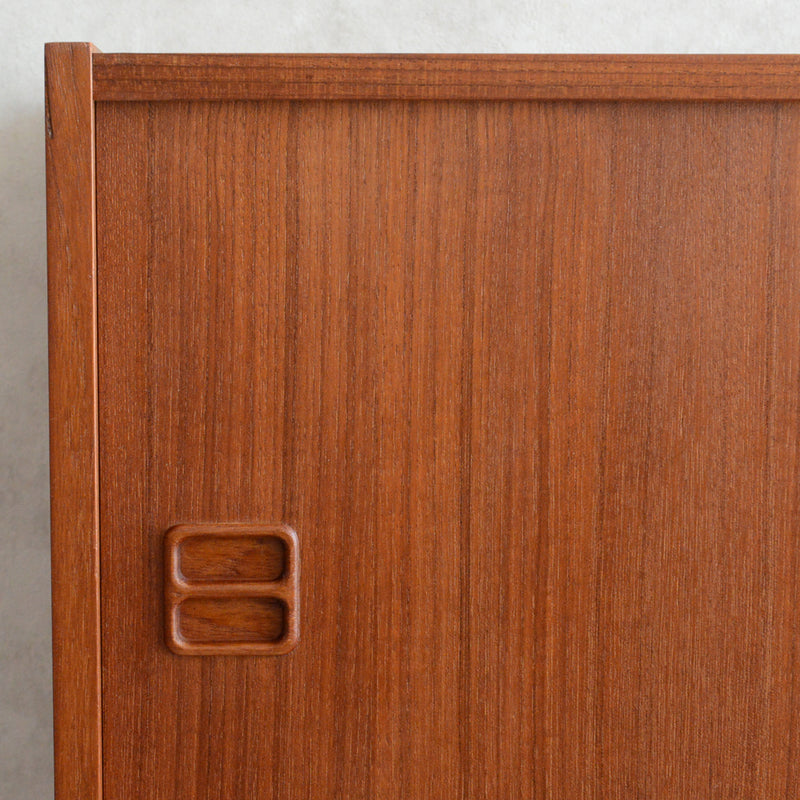 デンマークヴィンテージ  チークキャビネット P-13