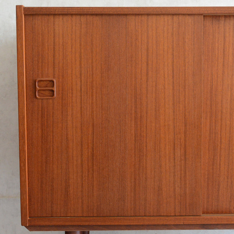 デンマークヴィンテージ  チークキャビネット P-13