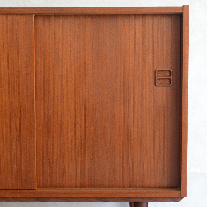 デンマークヴィンテージ  チークキャビネット P-13