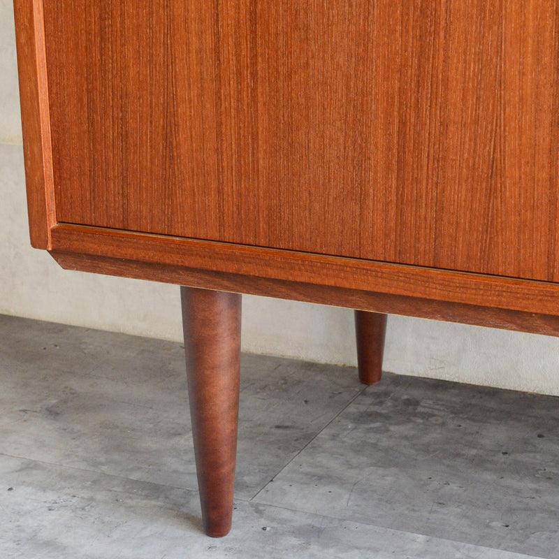 デンマークヴィンテージ  チークキャビネット P-13