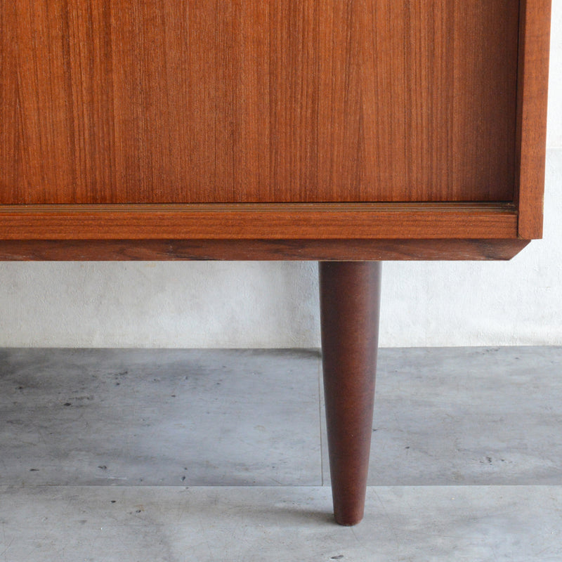 デンマークヴィンテージ  チークキャビネット P-13