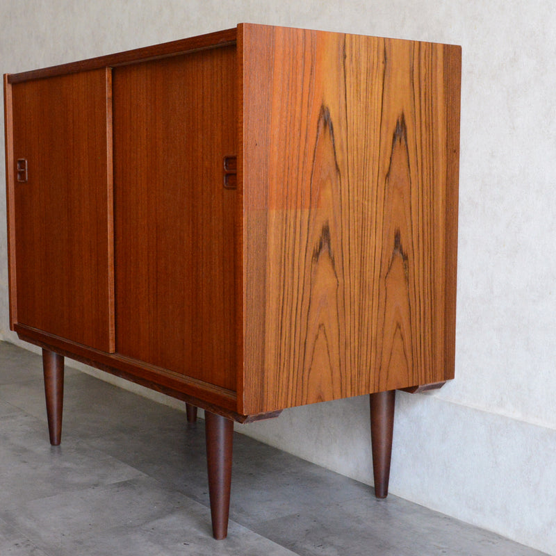 デンマークヴィンテージ  チークキャビネット P-13